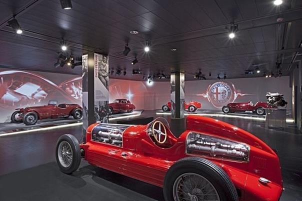 Zur Feier des 105. Geburtstags eröffnet Alfa Romeo das Werksmuseum „La macchina del tempo - Museo storico Alfa Romeo" in Arese am Stadtrand von Mailand. 